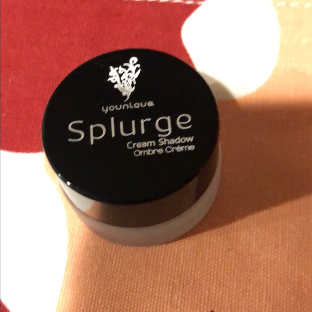 Younique cream shadow